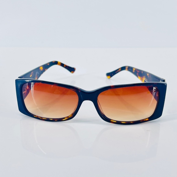 BCBGMaxAzria Accessories - BCBG MaxAzria Women's Sunglasses Brown Frame Shades Very Good Condition